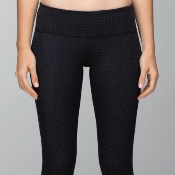 Polka Dot Lululemon Wunder Under Crops 